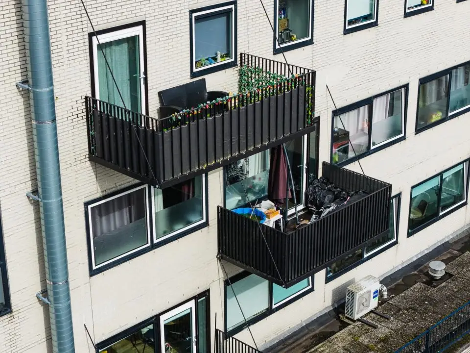 Renovatiewerkzaamheden aan appartementen in Lelystad